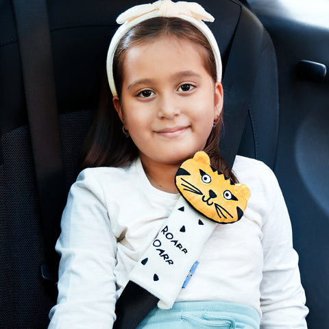 Milk&Moo Skater Cheetah Kinder Gurtpolster für Kindersitz ab 0 Monate